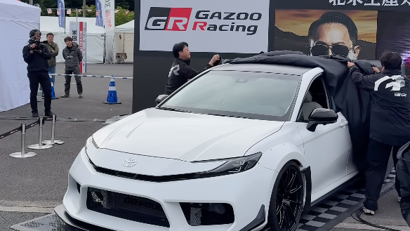 Toyota Camry Goes Wild With 700 HP, Seven Cylinders And RWD Bosozoku Build