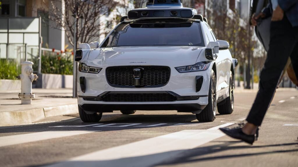 Waymo Robotaxi Helped A Burglar Escape, And Police Still Have No Suspect