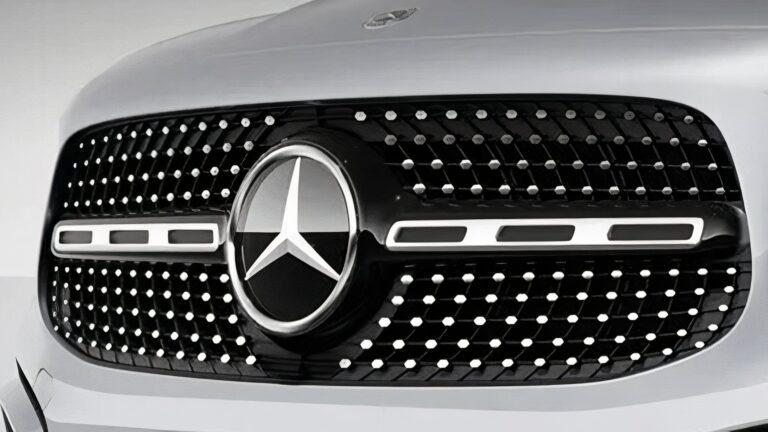 Over 300,000 Mercedes Models Could Roll Away, And It's All Because Of... Door Locks?