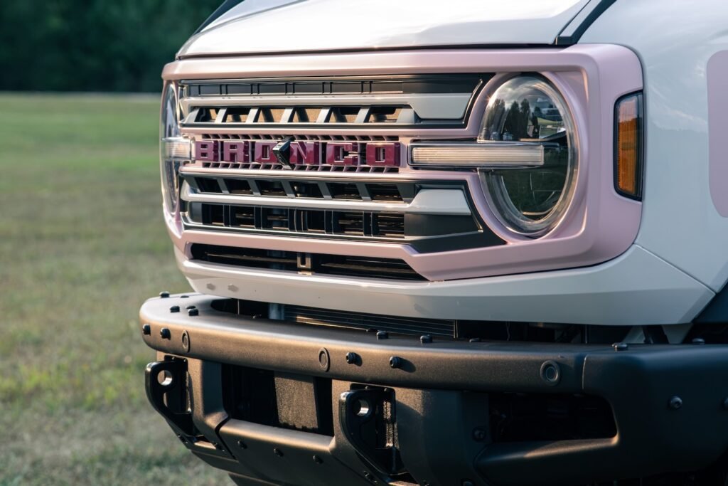 Ford Bronco Desert Rising Edition Revealed With Magenta Interior and Desert-Inspired Design