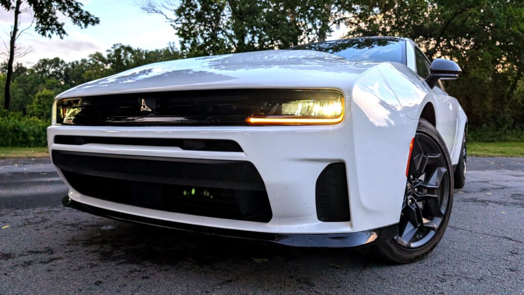 Dodge Is Paying Charger Buyers $10 For Every Horsepower Under The Hood