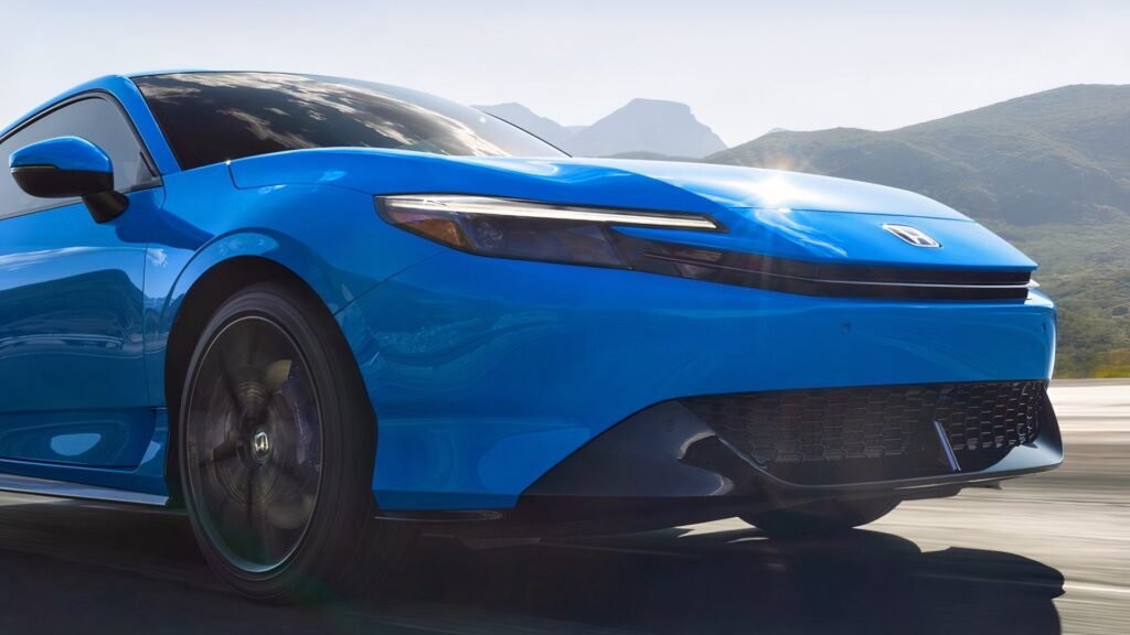 Everyone Laughed At Honda's 'Weak' Sports Coupe, But It's Crushing The Nissan Z