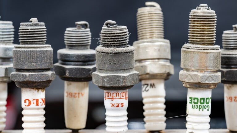 What's The Difference Between Tapered And Gasket Seat Spark Plugs?