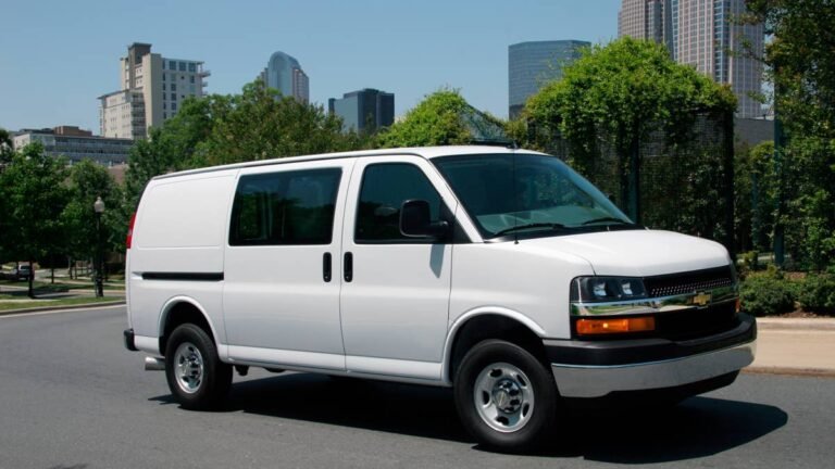 GM’s 30-Year-Old Vans Are Finally Getting Touchscreens