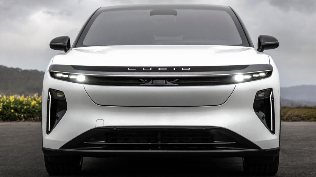 Dodge Durango SRT Hellcat VS Lucid Gravity GT-S: The $45,000 Price Difference Might Not Be Worth It