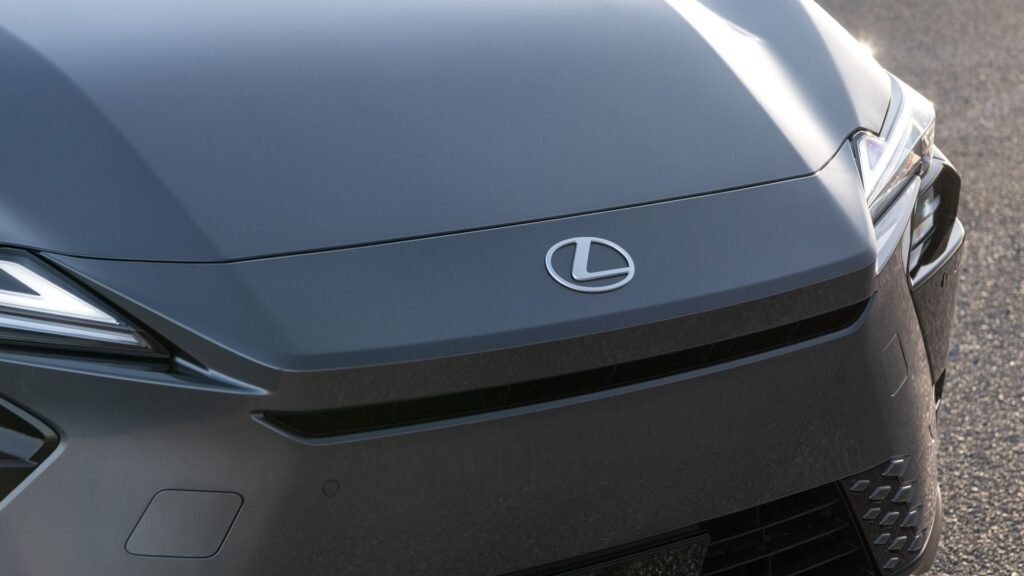 Lexus Needs The ES Sedan To Bounce Back, But Its Only 2027 Update Likely Won't Help