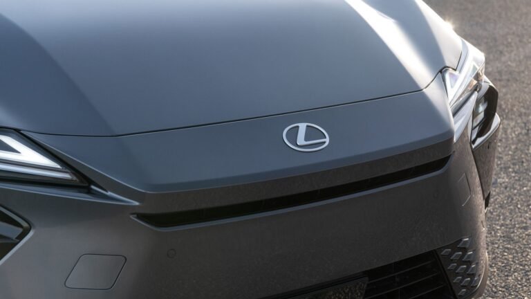 Lexus Needs The ES Sedan To Bounce Back, But Its Only 2027 Update Likely Won't Help