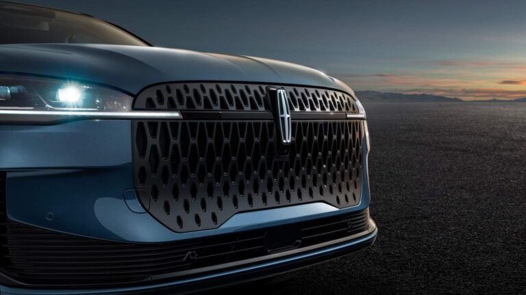 Official: Ford's Luxurious Lincoln Corsair Returns As A Hybrid SUV From China