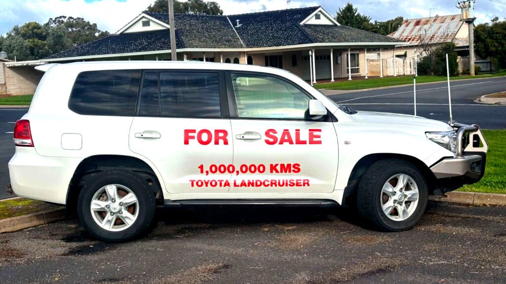 He Drove His Land Cruiser V8 To 999,999 Km, Then Left The Last One To The Next Buyer