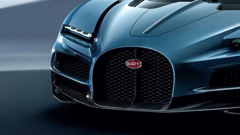 Not Even Bugatti Can Resist The Temptation Of A Manual-Gearbox Hypercar