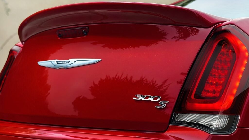 The Final NA V8 Rear-Wheel Drive American Sedan Costs The Same As A Mid-Spec Honda Accord