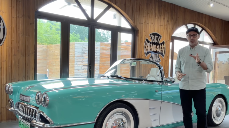 This Chinese C1 Corvette Clone Apparently Costs More Than a C8 Corvette Z06