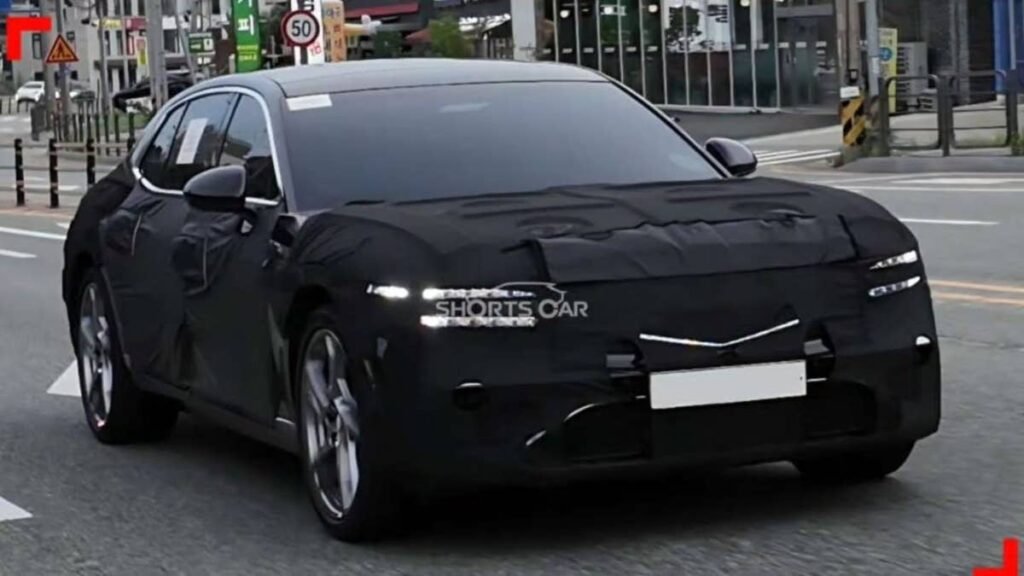 Genesis G90 Is Getting a New Face, and It Lights Up
