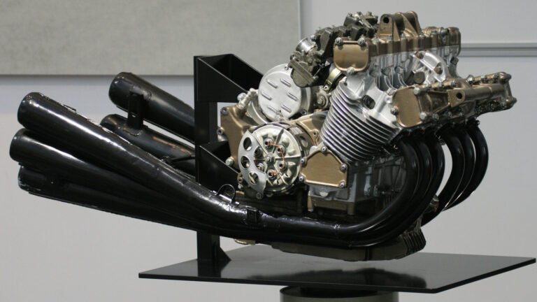 This 18,000-RPM Marvel Is The Smallest Inline-6 A Manufacturer Ever Put In A Motorcycle