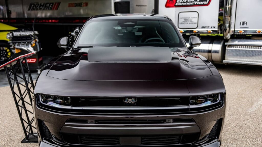 Dodge Charger Gets a Stunning New Paint Color Borrowed From the Durango