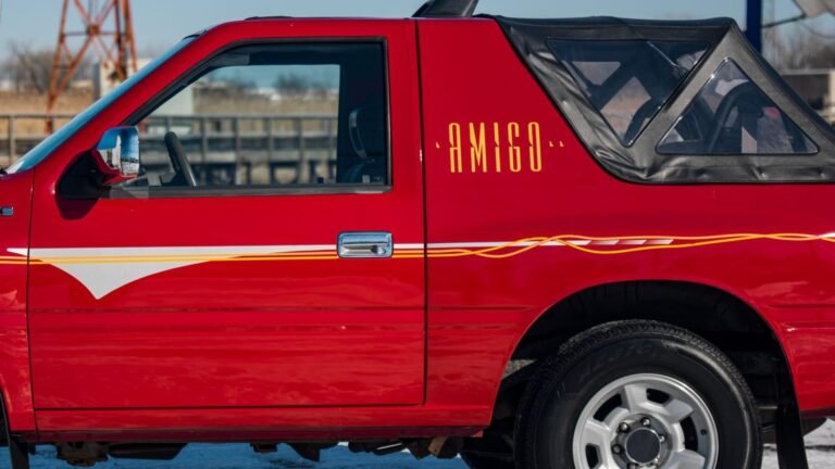 The Isuzu Amigo Is A V6-Powered 'Japanese Wrangler' That Costs Under $10k Right Now