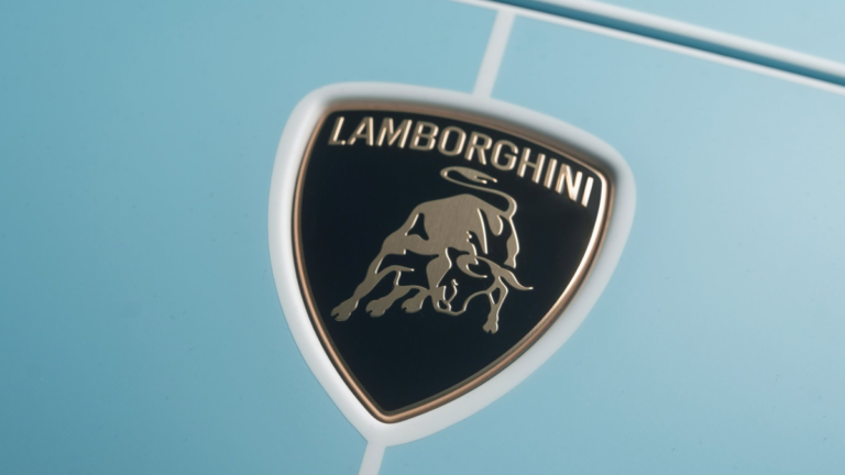 Lamborghini Says Manual Supercars Still Aren’t a Priority
