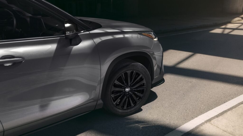 How To Get A Gas-Powered Toyota Highlander For Less Than $500 A Month