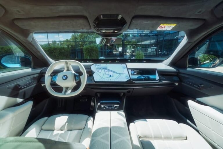New BMW i7 Strikes A Pose In Its Most Daring Spec Yet