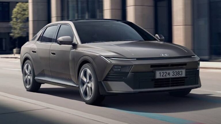 Next Hyundai Elantra Hybrid Improves MPG Despite More Power
