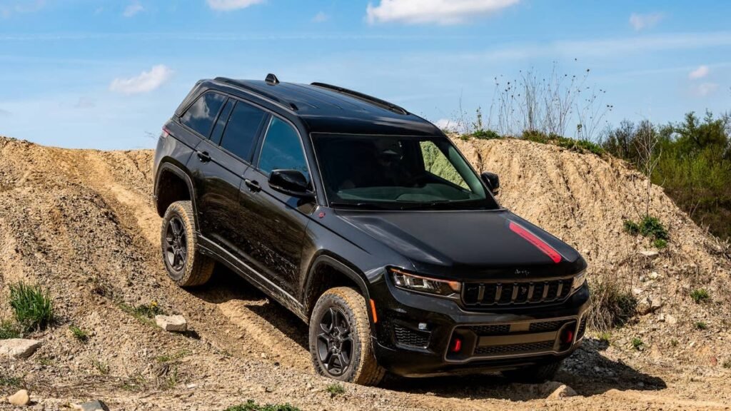 Jeep Grand Cherokee Getting More Power Than Its Old HEMI V8