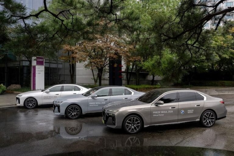BMW Gives VIP Guests A 7 Series Ride To Korea’s Biggest Art Fair
