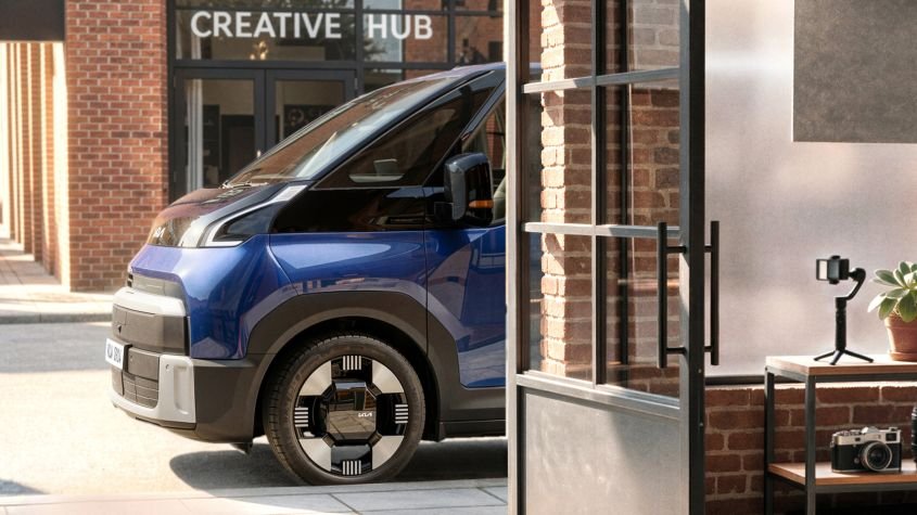 New Kia PV7 teased as our Family car of the Year’s bigger brother