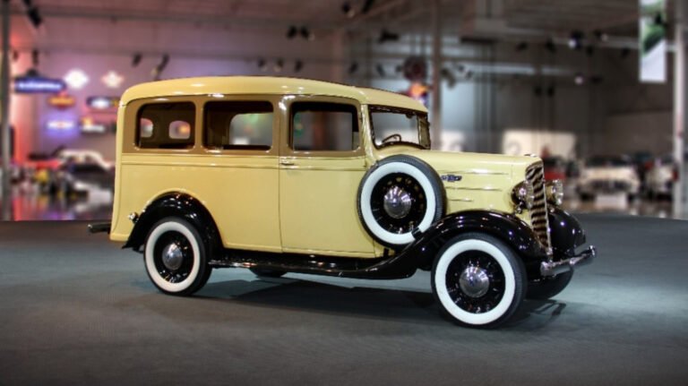 The Original Chevy Suburban Cost $675, Here's What It's Worth Today
