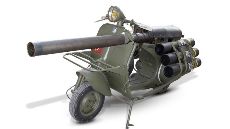 The French Army Tapped Vespa To Make This Tiny Tactical War Machine For Its Paratroopers