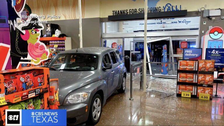 Chevy HHR Driver Crashes Through Texas Kroger's Doors At 4:30 A.M., Expects Us To Believe He Only Did It Because He Really Had To Use The Bathroom
