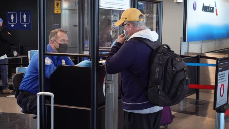 TSA, Like Your Local Grocery Story, Says Workers Aren't Allowed To Sit