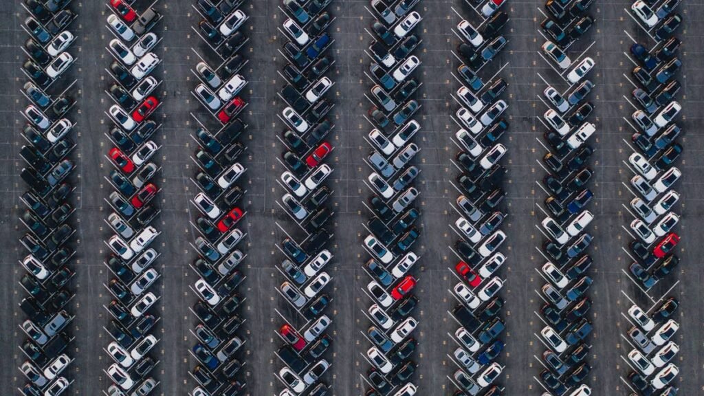 New Car Buyers Should Wait Until December, Expert Says