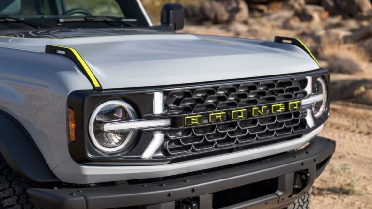 Ford Bronco Hybrid Could Make Jeep Regret Killing Wrangler 4xe