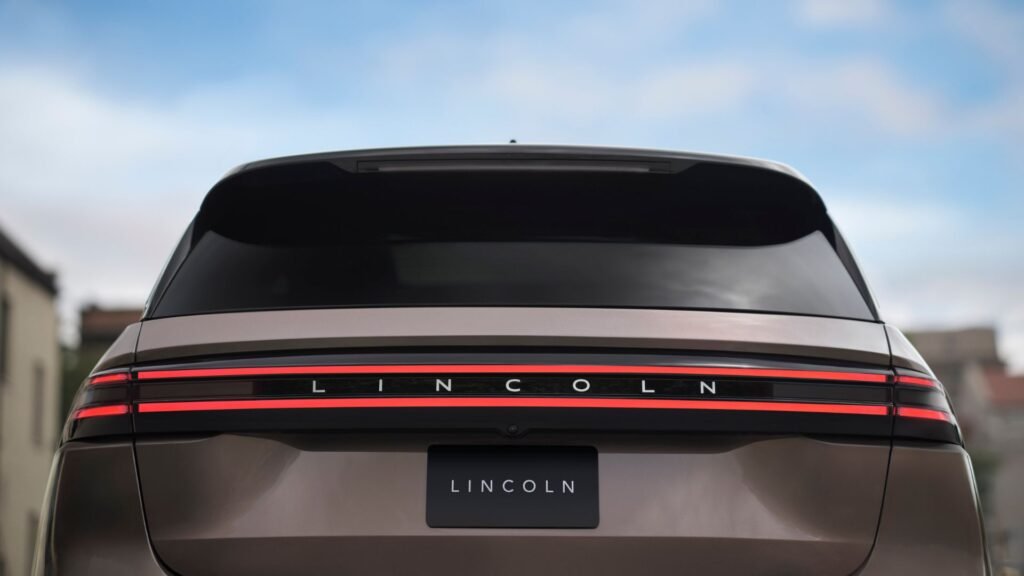 Ranking Lincoln SUV Models By Size For 2027