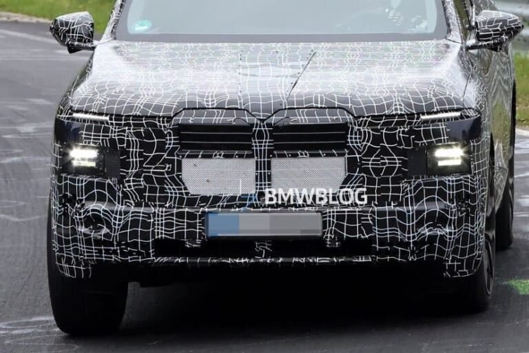 2028 BMW iX7 (G67) Laps The Nürburgring With Split Headlights And A New Taillight Signature
