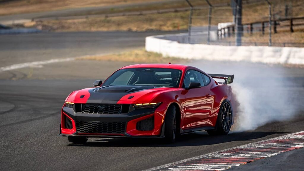 Ford Mustang Dark Horse SC Hits 60 in 2.9 Seconds, Beats GT500