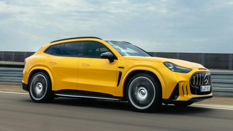 New Mercedes-AMG GT SUV 2026 - pictures
