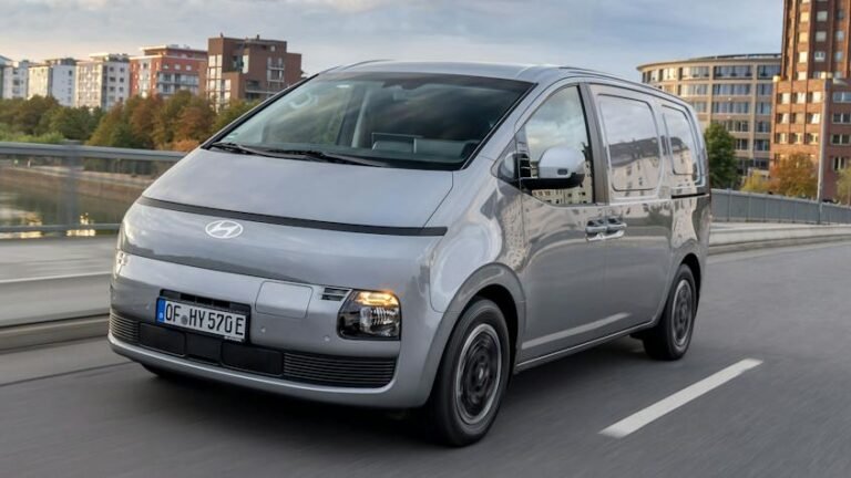 New Hyundai Staria Cargo looks like a van from the future