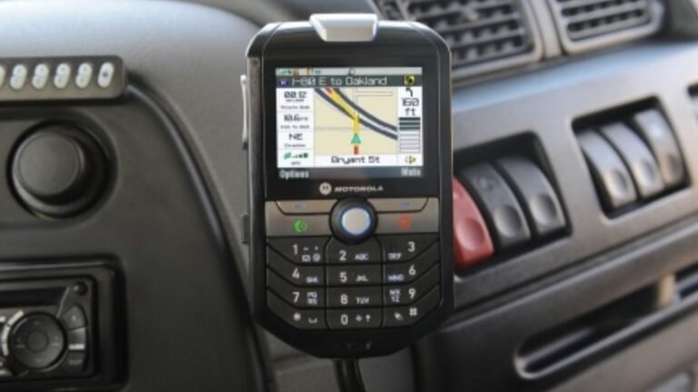 A Year After The iPhone Debuted, Motorola Announced A New Honest-To-Goodness Car Phone