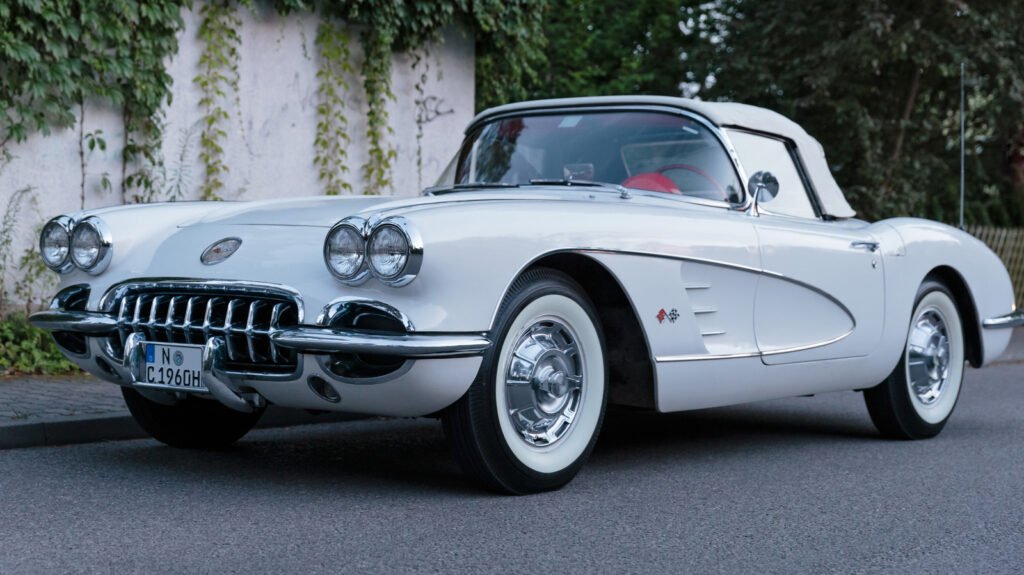 Why 1950s Cars Had Wraparound Windshields (And Why They Vanished)