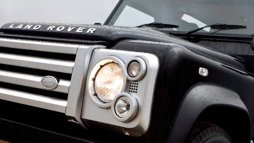 192 HP, 7,000 RPM, Full-Time 4WD: The Ultimate Factory Defender Was Powered By A BMW Inline-6